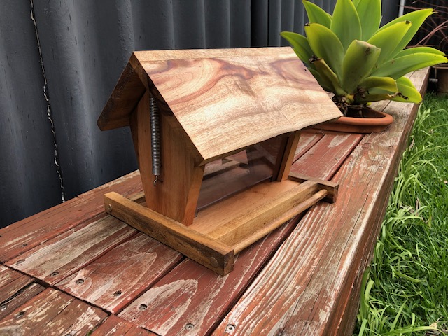Bird feeder